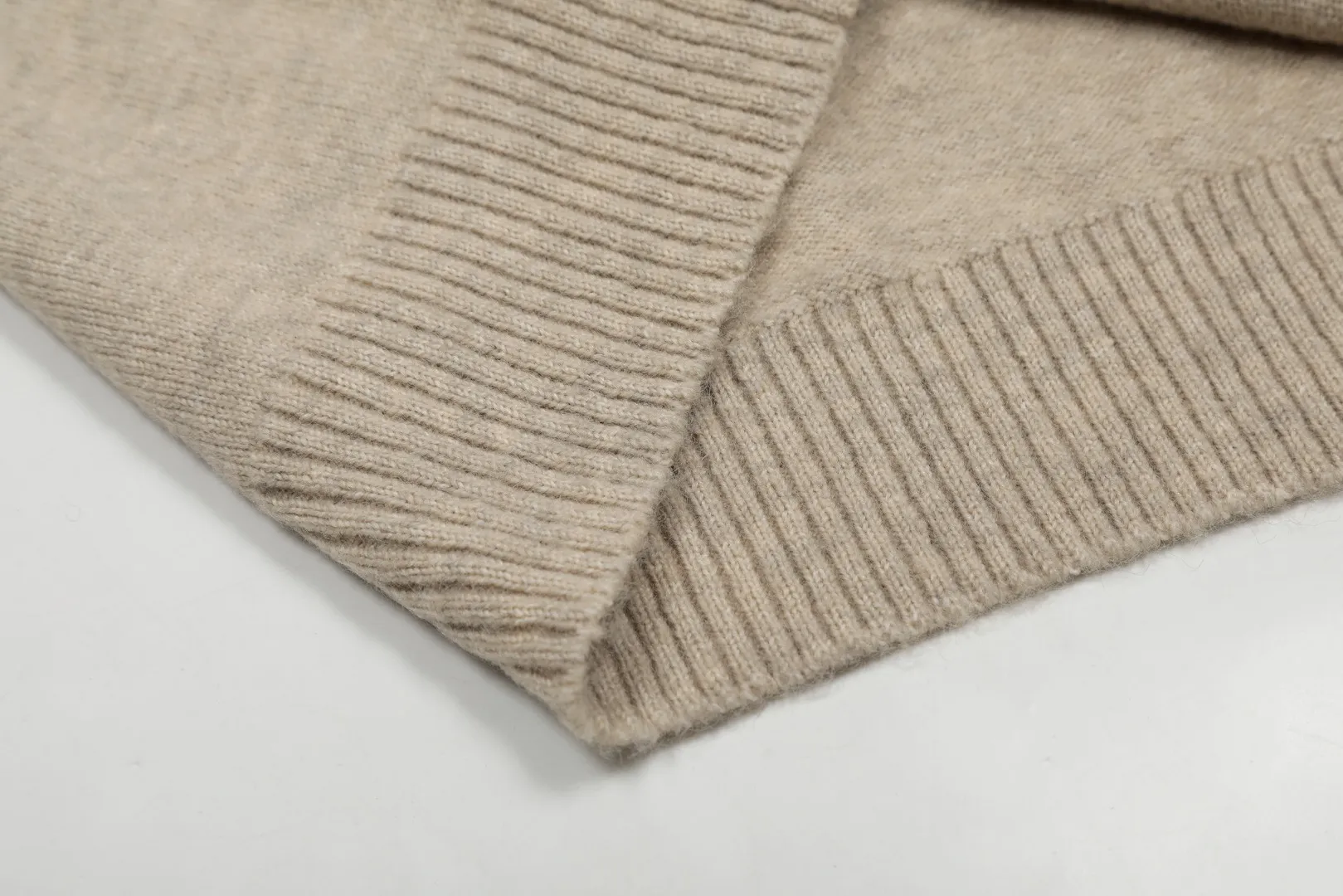 VIVI 133#Top quality" vivienne west wood 25 spring new retro knitted wool cardigan Size: 1 yard (90-110 pounds) 2 yards (110-130 pounds) 3 yards (130-150 pounds) Color: black gray khaki